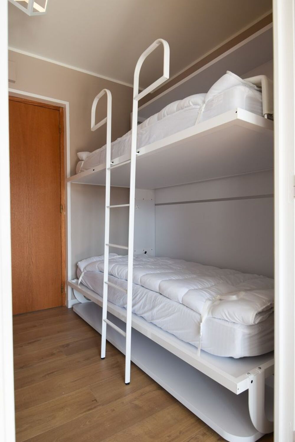 Lit superpos&eacute; escamotable avec bureau Meubles
