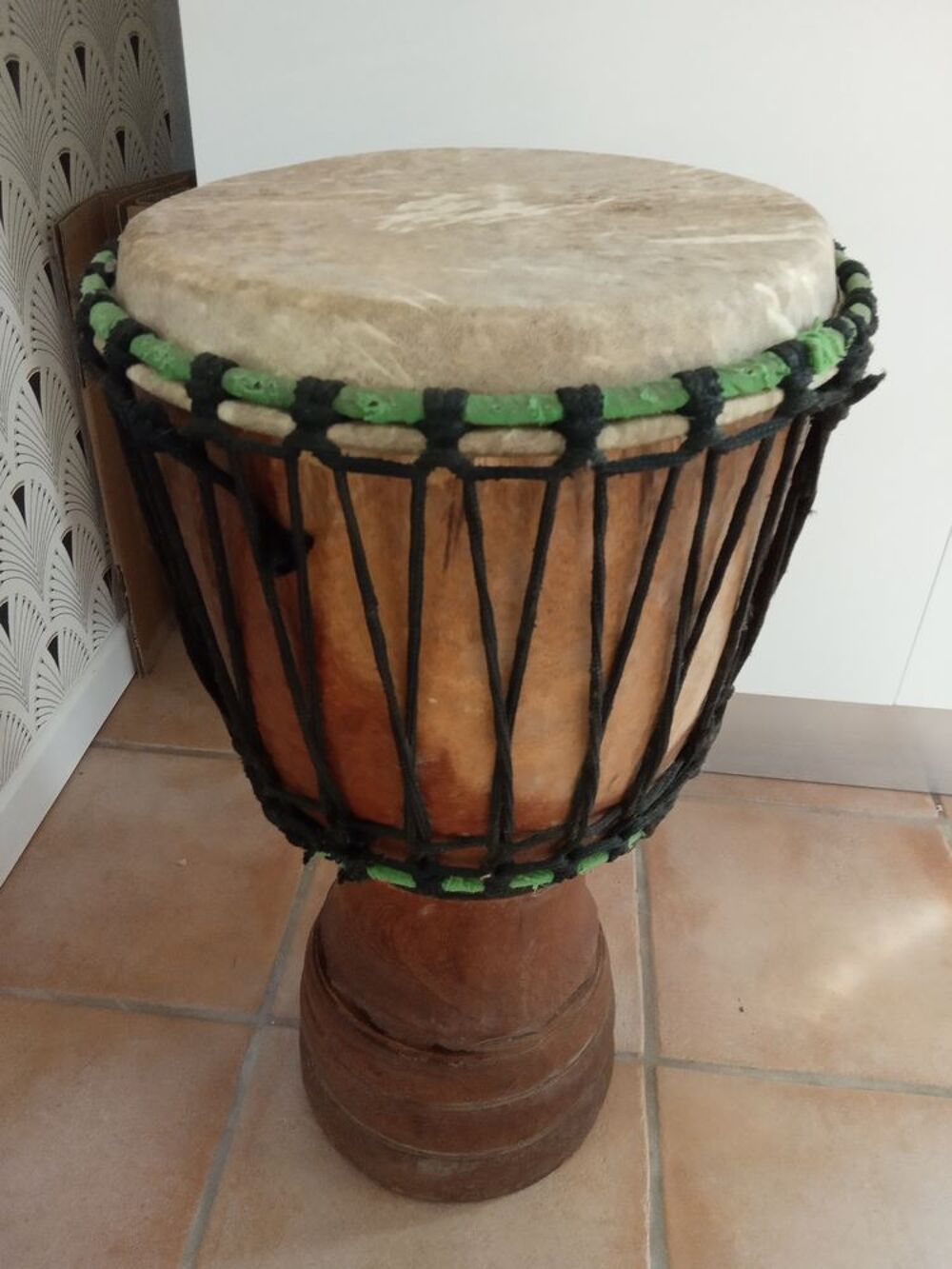Djemb&eacute; en bois de manguier Instruments de musique