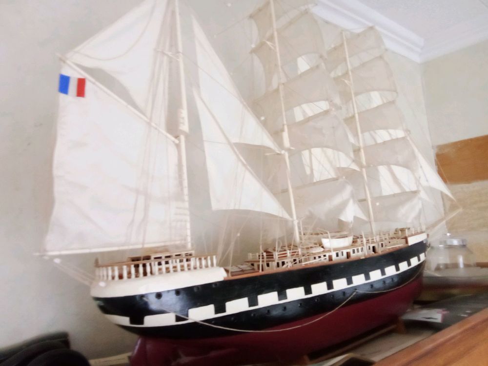 Voilier le Belem fabrication artisanale. 