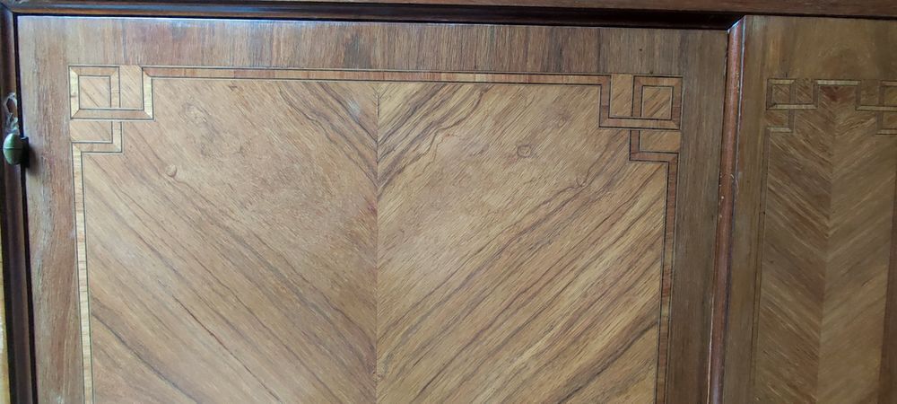 Armoire marquet&eacute;e ancienne Meubles