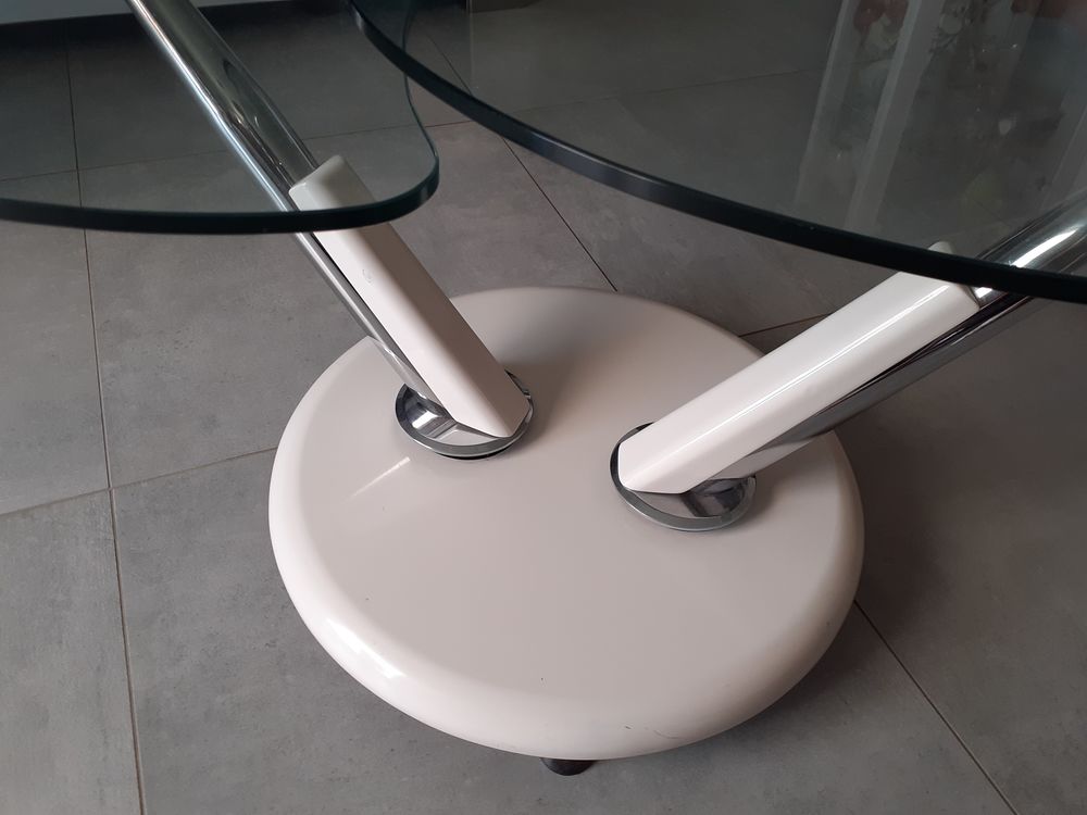 Table de salon contemporaine 
Meubles