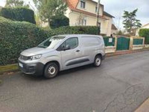 Partner PARTNER FOURGON LONG 950 KG BLUEHDI 130 S&S EAT8 ASPHALT 2019 occasion 94500 Champigny-sur-Marne