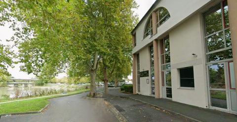 LOCAL 173 M&sup2; LA ROCHELLE 2245 17000 La rochelle