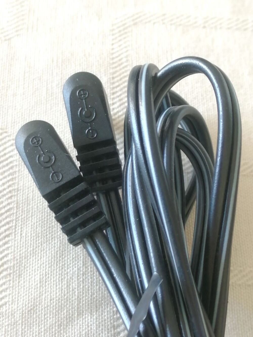 C&acirc;ble d'alimentation, longueur 2 m pour chargeur Matériel informatique