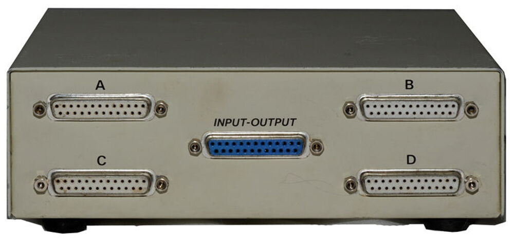 Pour ordinateur Bo&icirc;te Transfer 4 voies. Matériel informatique
