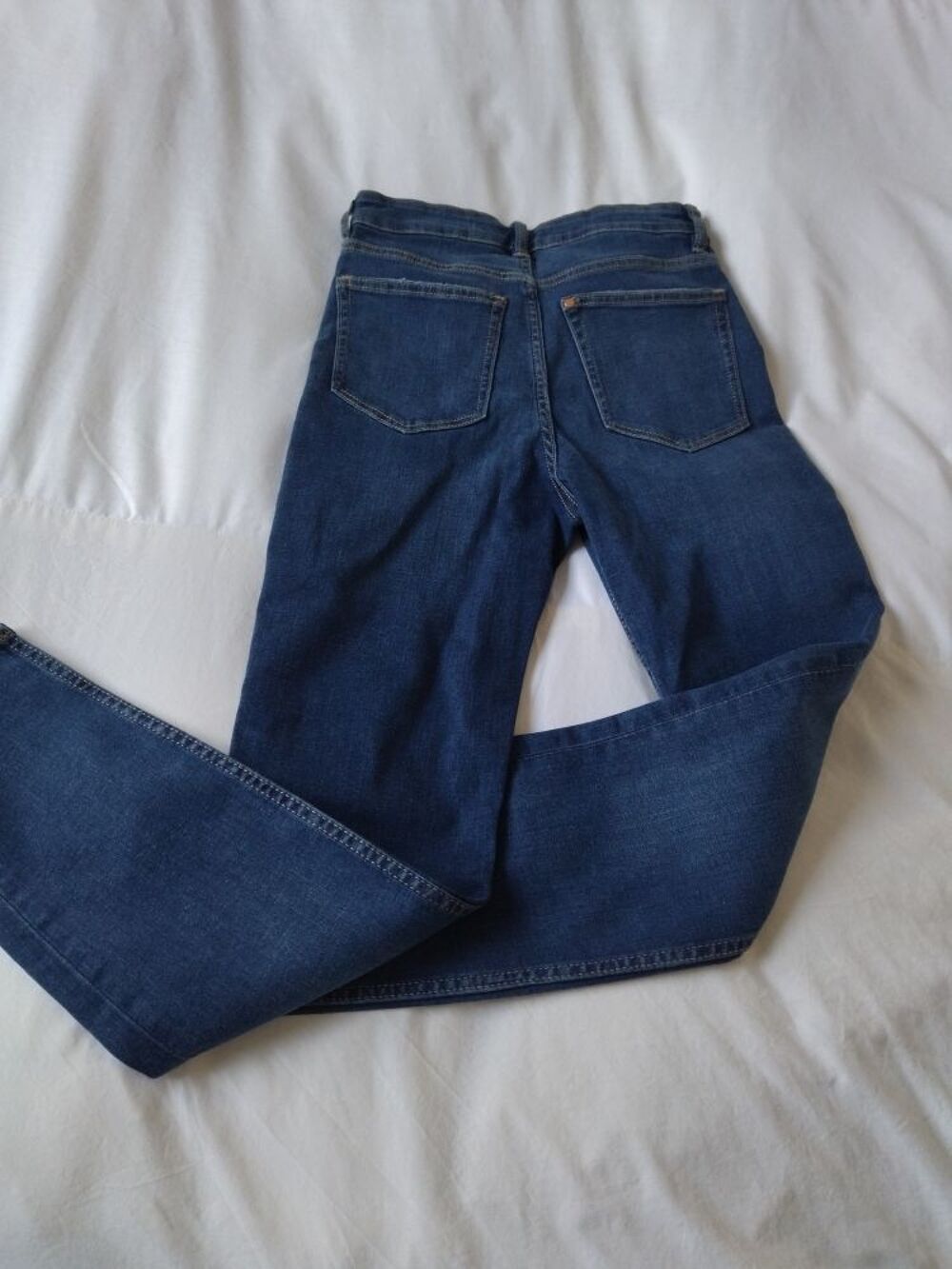 Jeans neuf Vtements