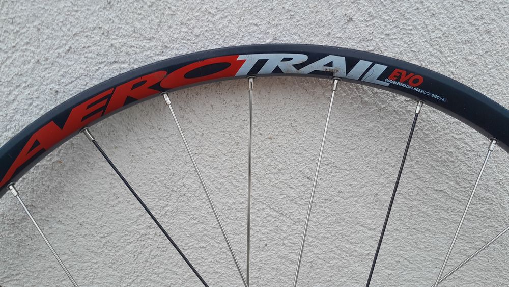 roue avant 27.5 frein a disque ''aero trail EVO Vélos