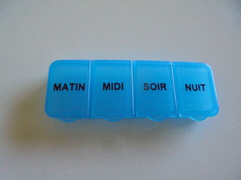 Pilulier journalier (25) 3 Tours (37)