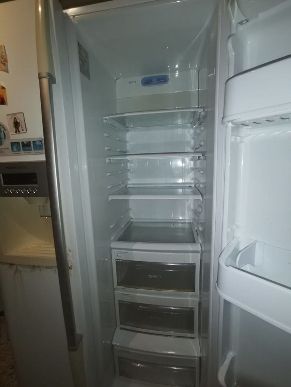 REFRIGIRATEUR AMERICAIN LG PREMIUM EZ DIGITAL
Electroménager