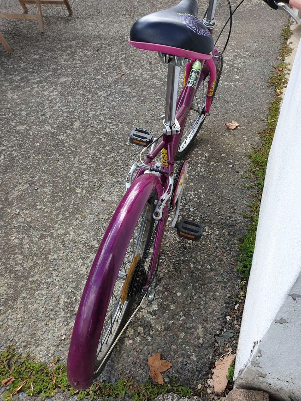 v&eacute;lo jeune ado r&eacute;vis&eacute;.A prendre sur place. Vélos