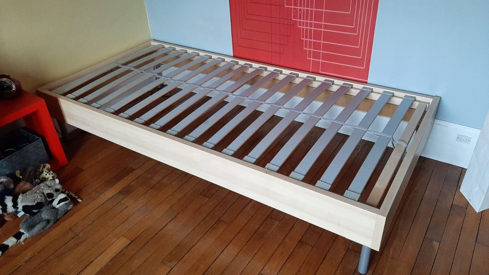 Lit + sommier &agrave; lattes 1 personne 200*90 Mobilier enfants