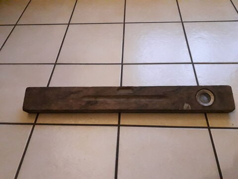 NIVEAU BOIS CHENE TRES BONNE ETAT. 6 Fr�vent (62)