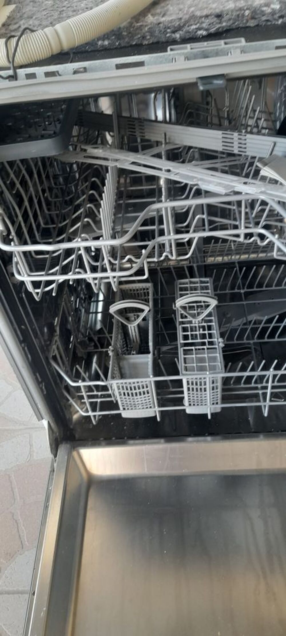  LAVE VAISSELLE BEKO 12 couverts (habillage porte) Electroménager