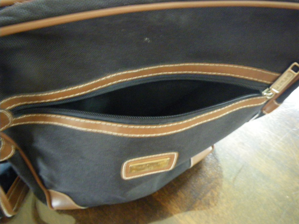 Sac Bandouli&egrave;re avec Pochette EASY LYNE PARIS Maroquinerie