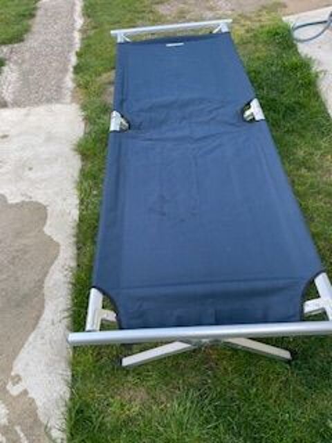 2 Lits pliants pour camping TRIGANO 110 � les deux 100 Malicorne-sur-Sarthe (72)