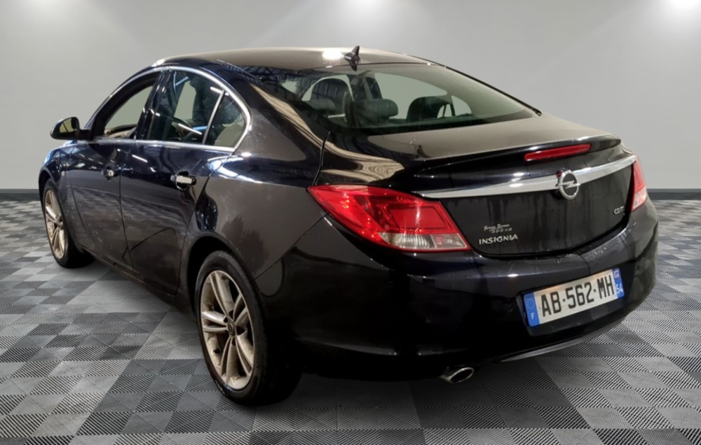 Insignia 2.0 CDTI - 130 FAP Cosmo Pack 2009 occasion 44320 Saint-P&egrave;re-en-Retz