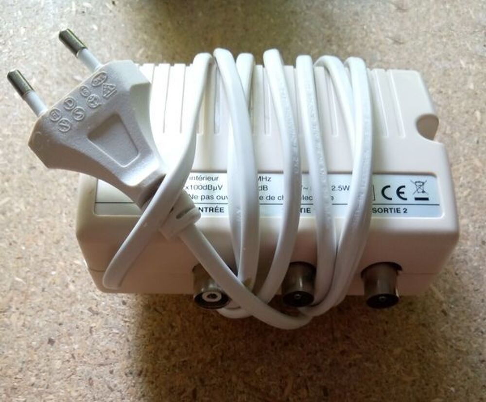 amplificateur int&eacute;rieur 40 - 790 Mhz Photos/Video/TV