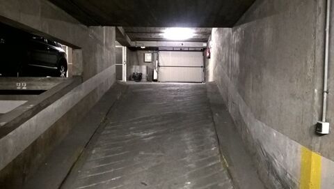  Parking / Garage  louer 10 m