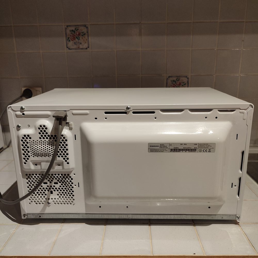 Micro-ondes Samsung 23litre 800Watt Electroménager