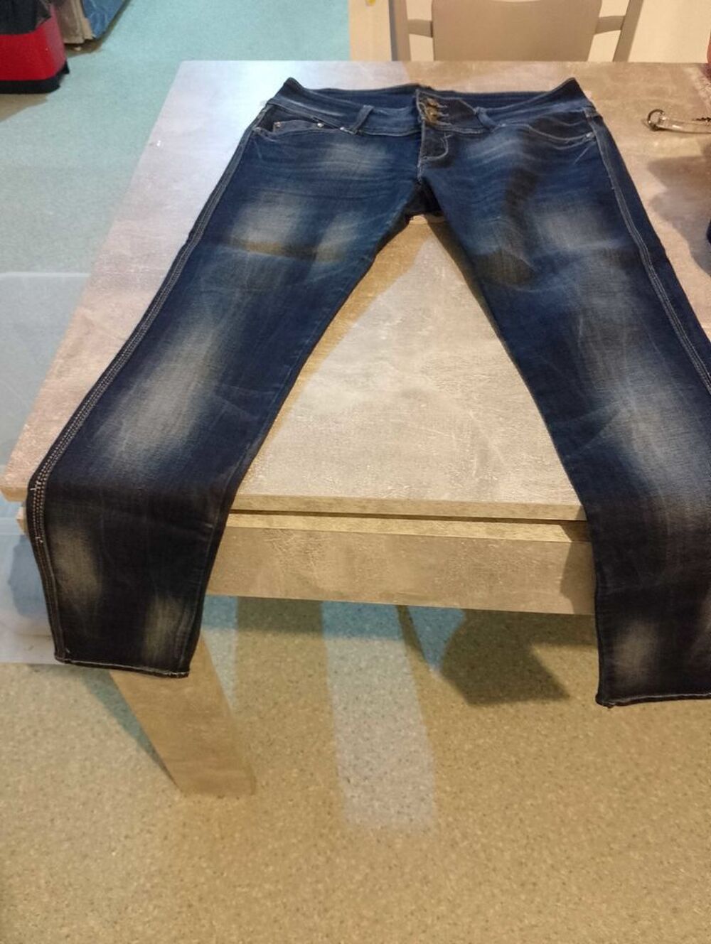 Lot pantalon taille 42 Vtements
