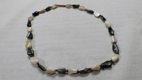 Collier vritable perles nacre blanches, noires 13 cuisses (71)