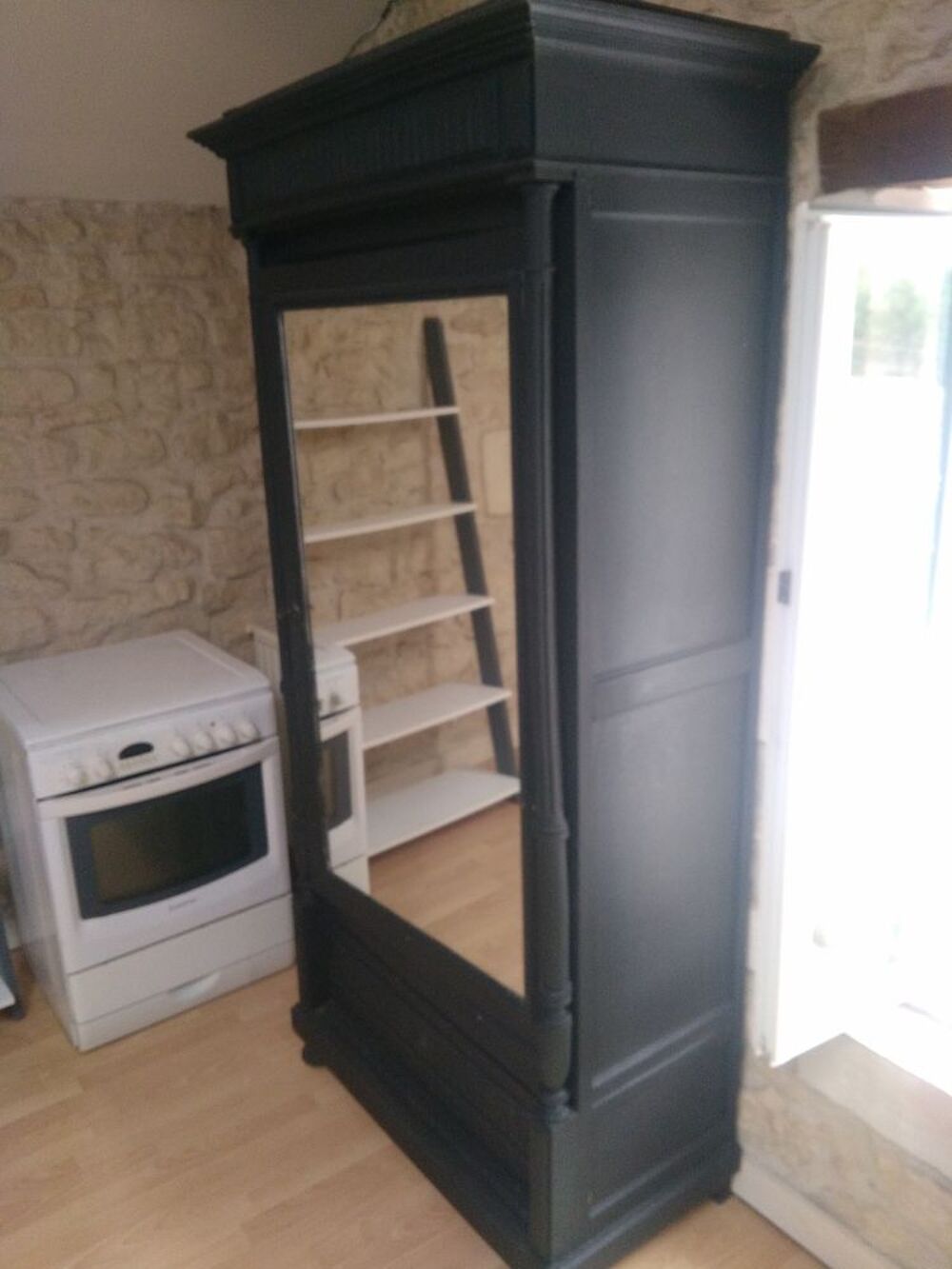 HARMOIRE BONNE ETAT Meubles
