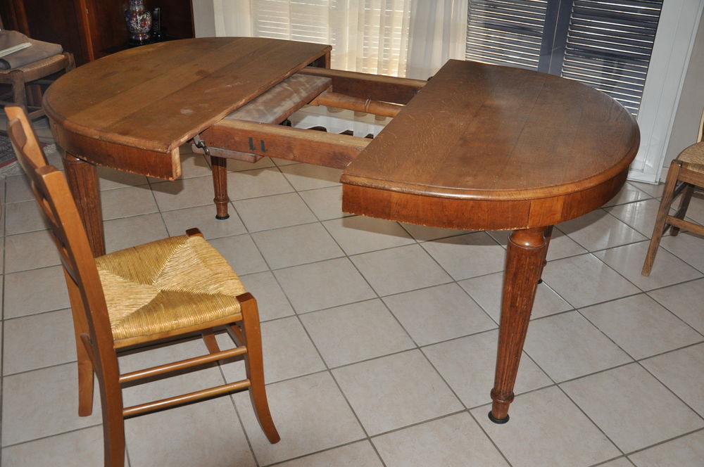 table ancienne avec 4 chaises Meubles