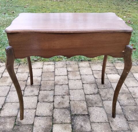 Boite  couture sur pieds. 35 Vierzon (18)