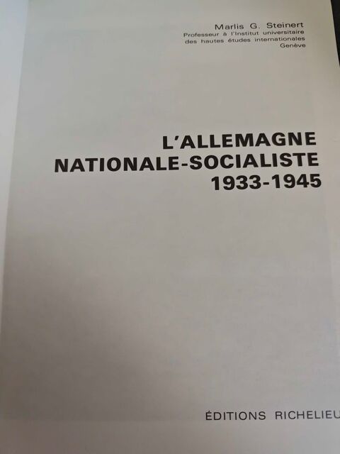 8 livres éditions Richelieu. l'univers contemporain Servigny-lès-Sainte-Barbe (57)