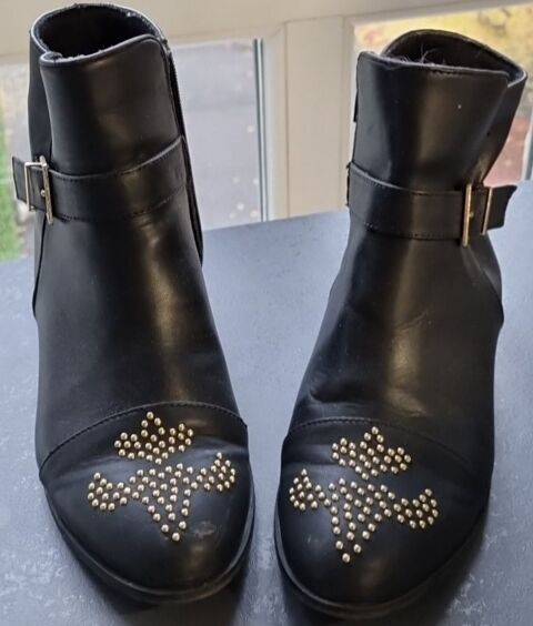 Tr�s jolie paire de bottines . Pointure 39. Marque Elite 15 Oullins (69)