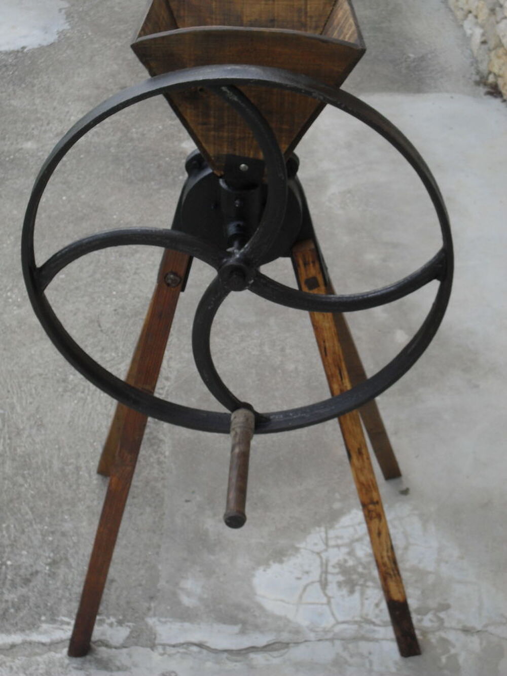 Moulin /broyeur vintage du 19 &eacute;me . Bricolage