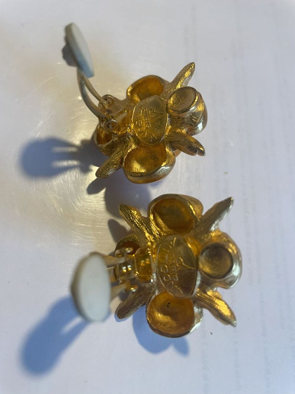 BO Clip dor&eacute;e galets croissillons + perle orange ANTIGONA Bijoux et montres