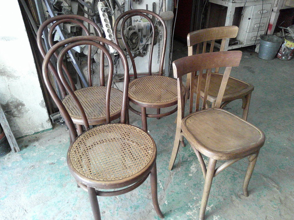 26 chaises de bistrot anciennes Meubles