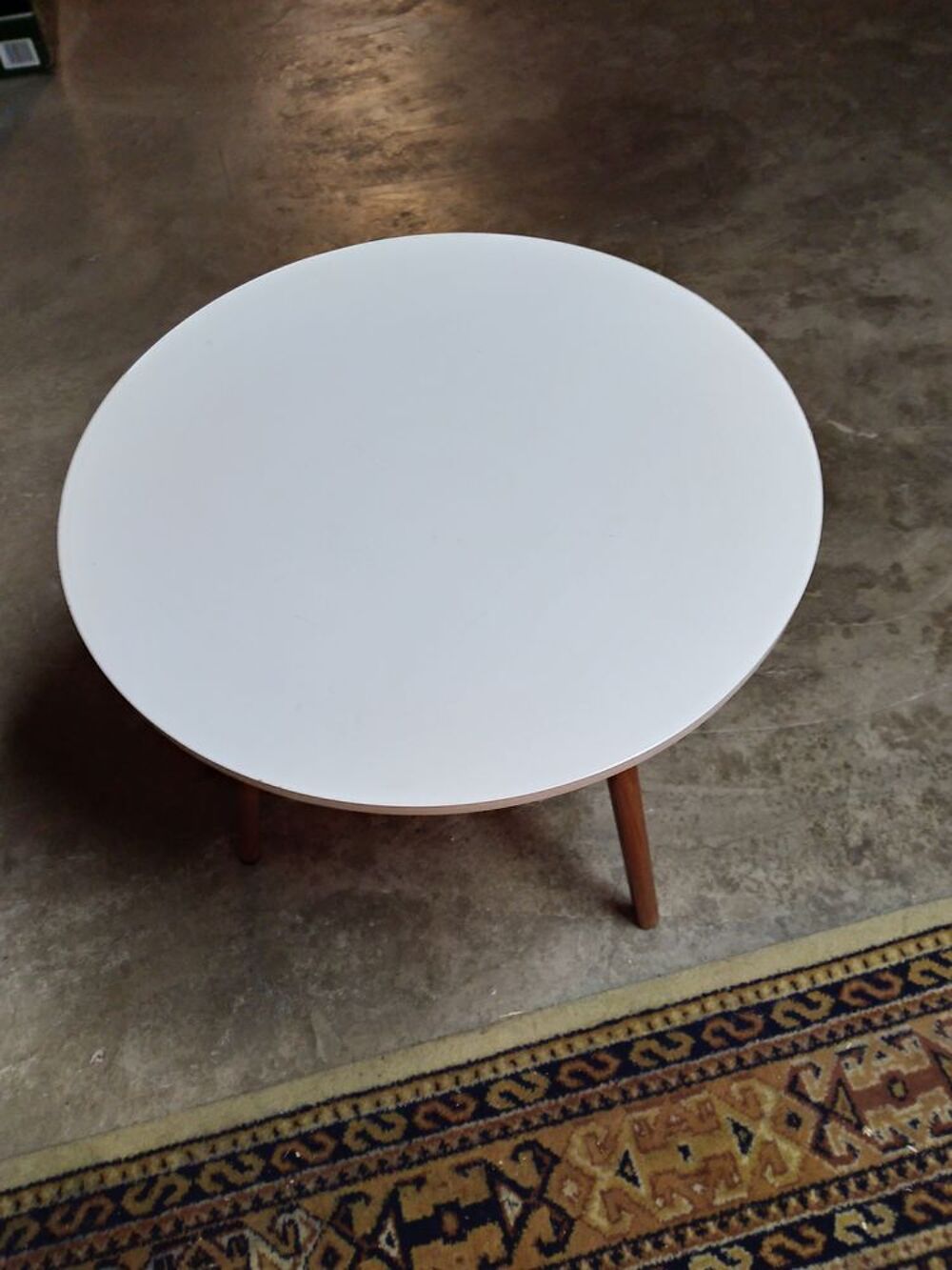 Petite table blanche Meubles