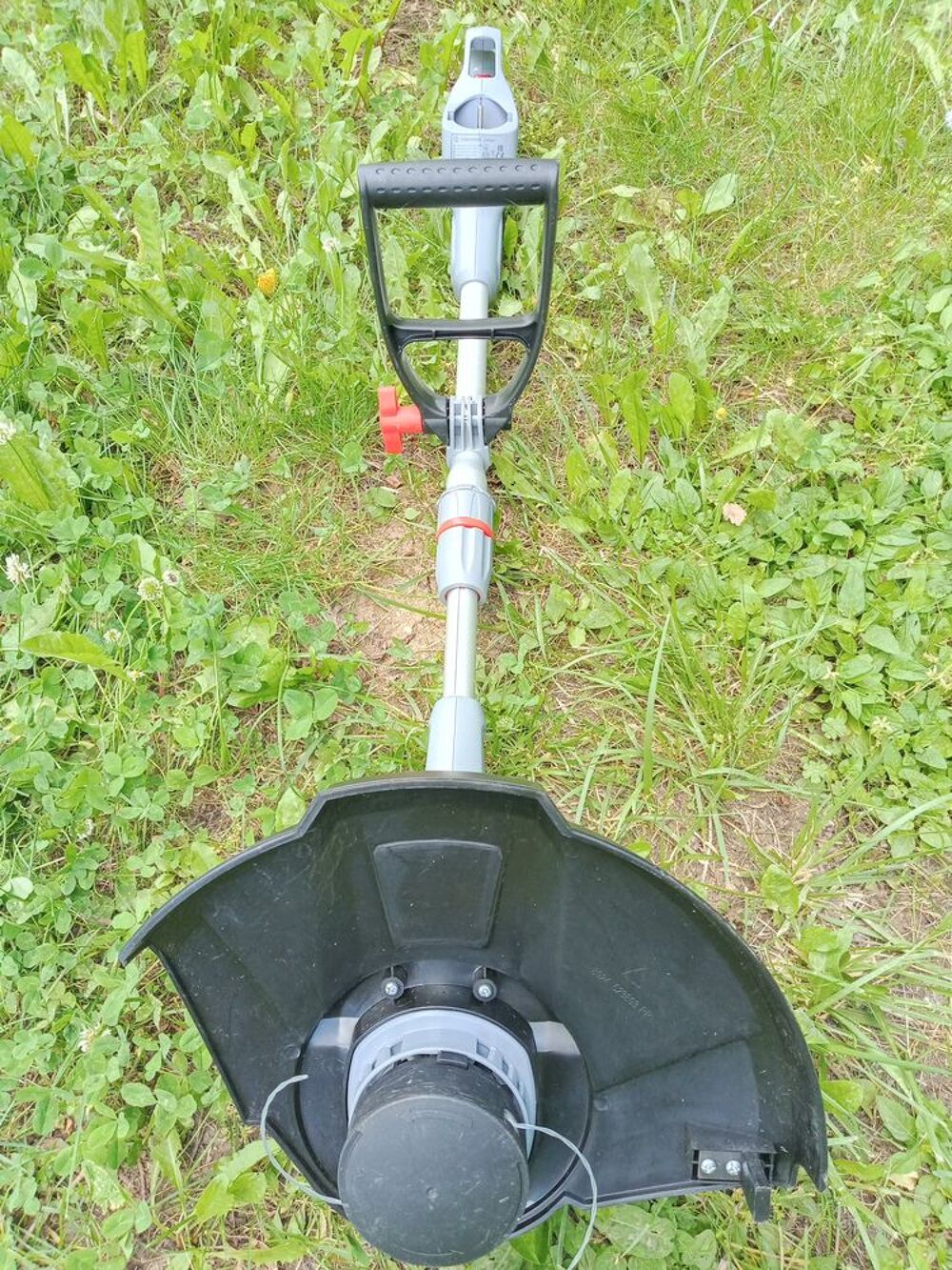 COUPE BORDURE STERWINS ELECTRIQUE NEUF jamais servi Jardin