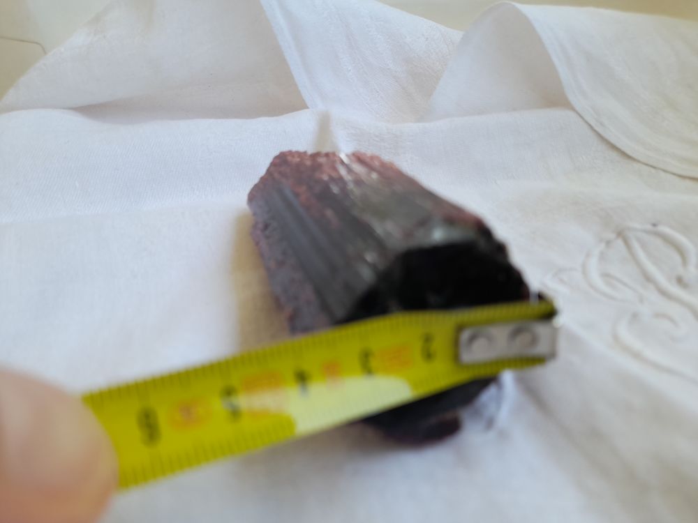Min&eacute;ral, tourmaline rouge de Madagascar 