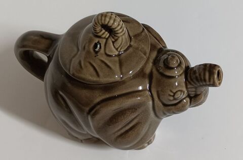 Th�i�re tisani�re forme �l�phant 20 Chauriat (63)