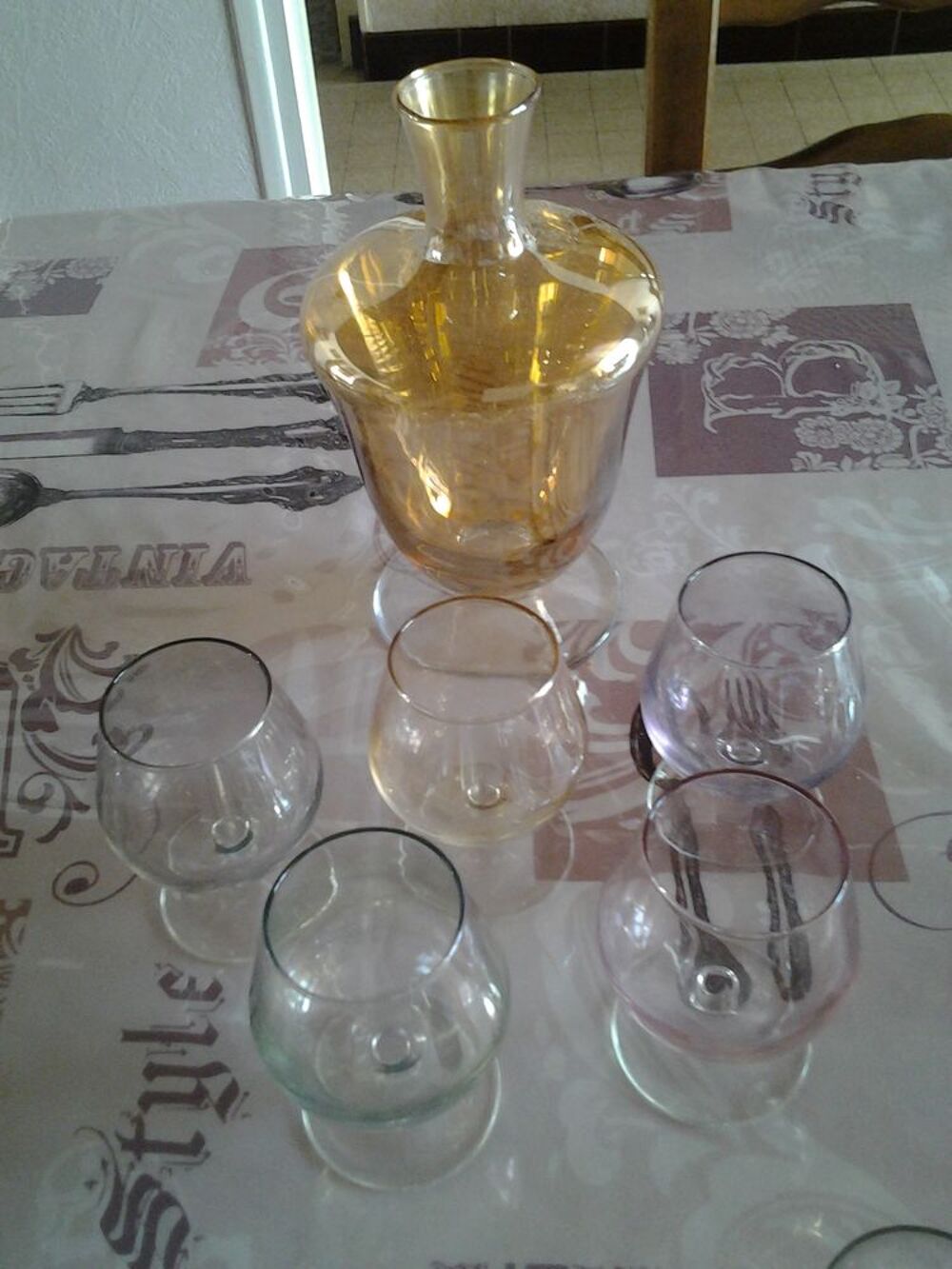 Lot de verres de diff&eacute;rente couleur Cuisine