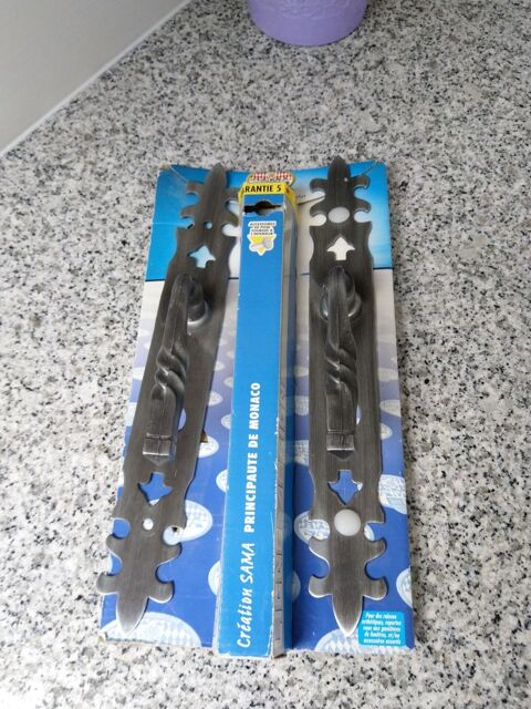 Poignes de porte
18 Melun (77)