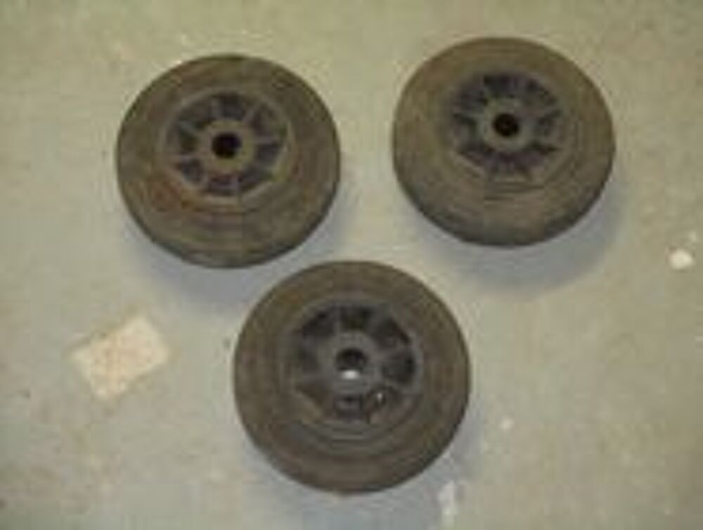 3 roues diam&egrave;tre 10 cm bon &eacute;tat et autres mod&egrave;les Bricolage