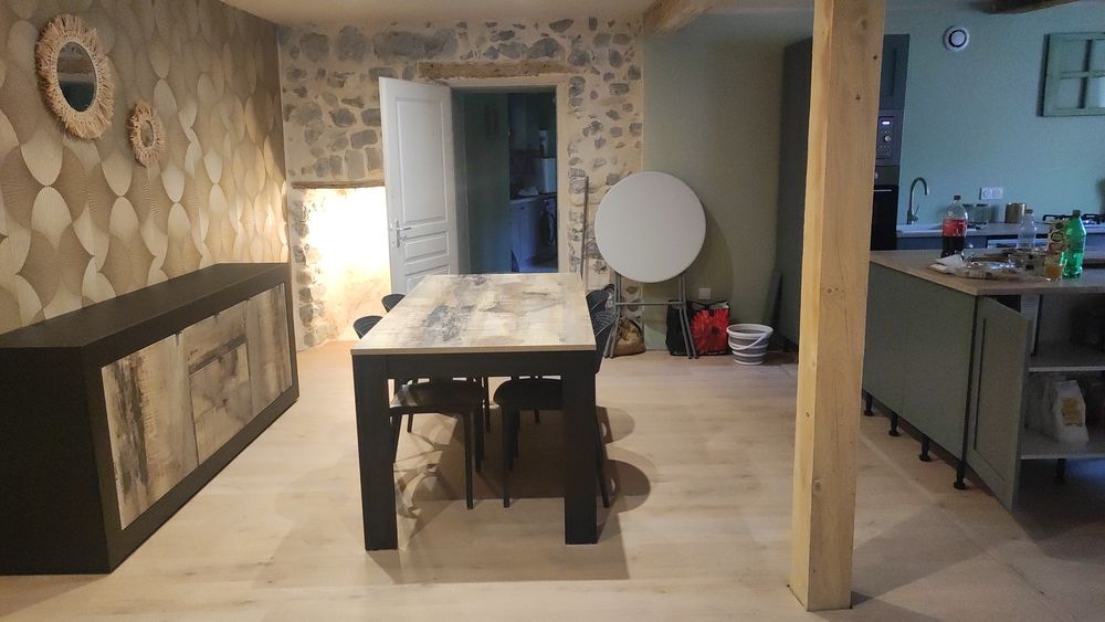 Maison 7 pièces 230 m² · à La Faurie · 230 m² · 195 000 €