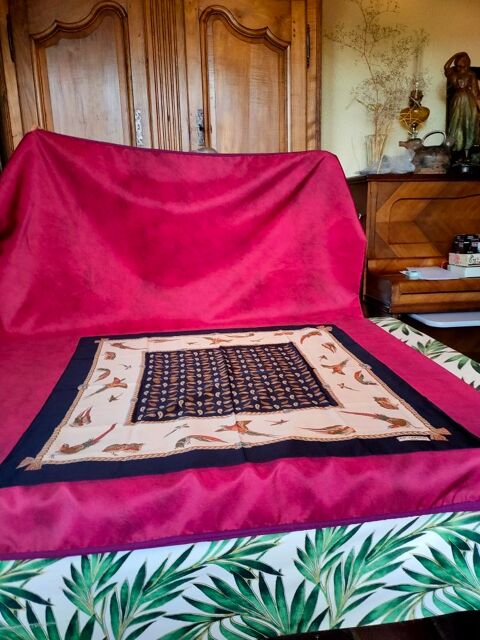 Foulard TED LAPIDUS Paris neuf 8 Avermes (03)