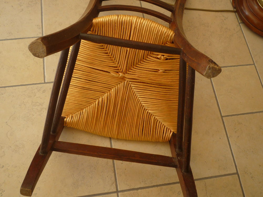 Chaise basse paill&eacute;e Meubles