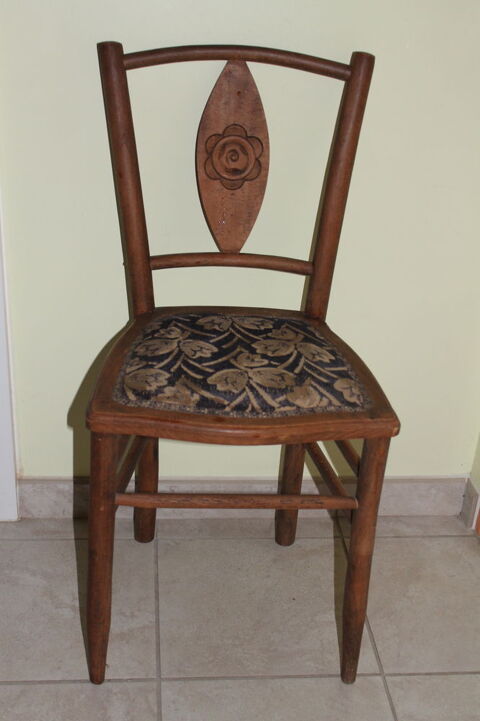 2 CHAISES ANCIENNES ASSISES BLEUES. 40 �loie (90)