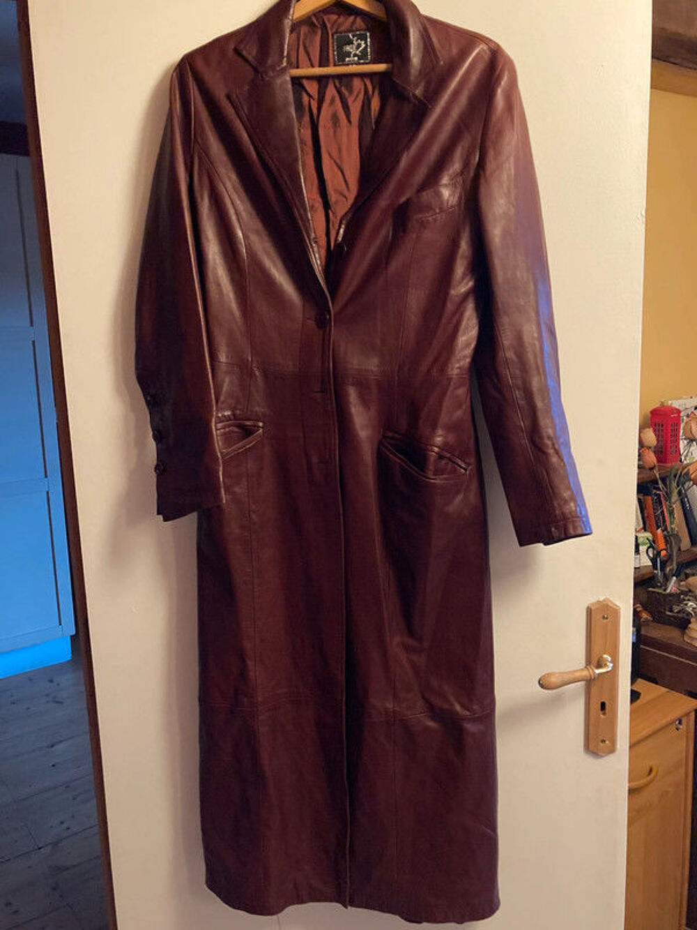 Long manteau en agneau, cuir souple
Vêtements