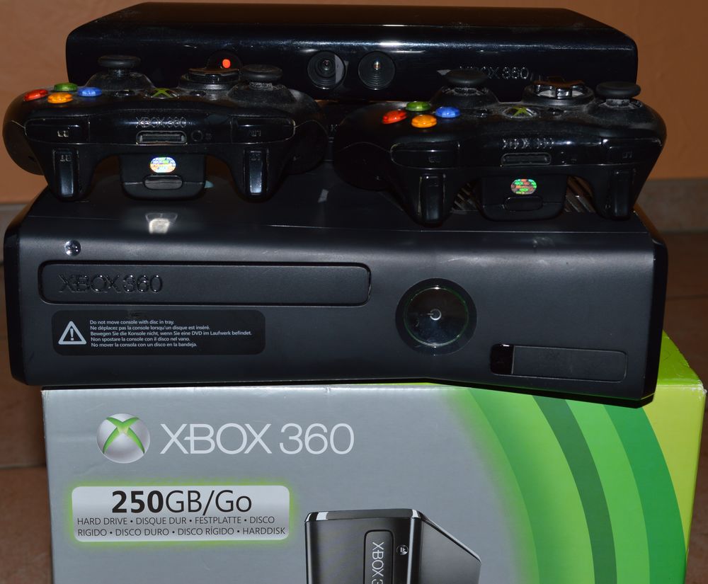 XBOX 360 250 go + Kinect Consoles et jeux vidéos