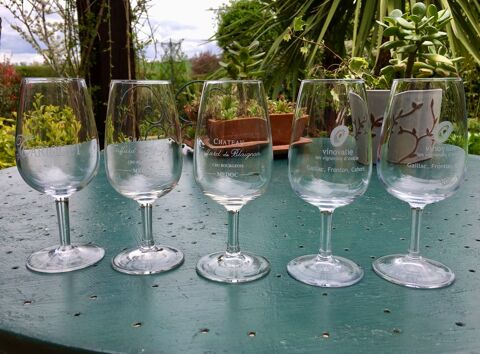 5 verres  vin,  Porto? vintage ; tat neuf 6 L'Isle-Jourdain (32)
