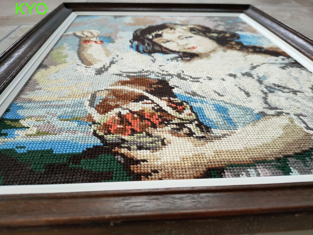 Tableau tiss&eacute; femme, broderie au point de croix, fait main Décoration