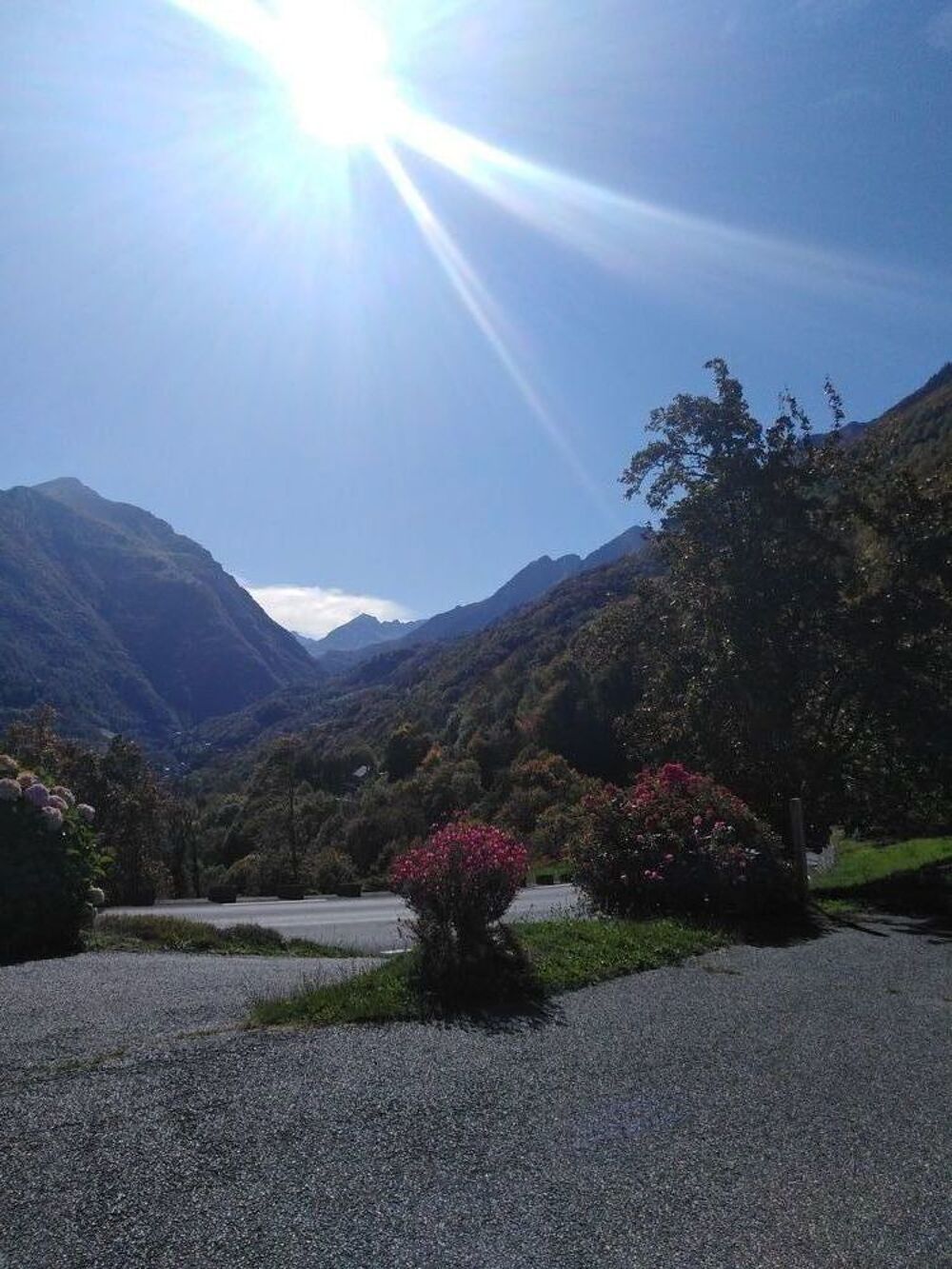   LUZ SAINT SAUVEUR    BELLEVUE  APPART  T 3    WIFI  JARDIN   Midi-Pyrnes, Sazos (65120)