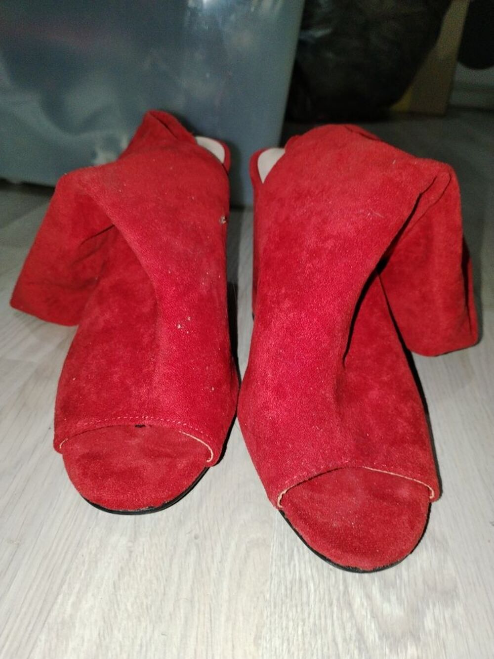 Chaussures en daim a talons pointure 39 Chaussures